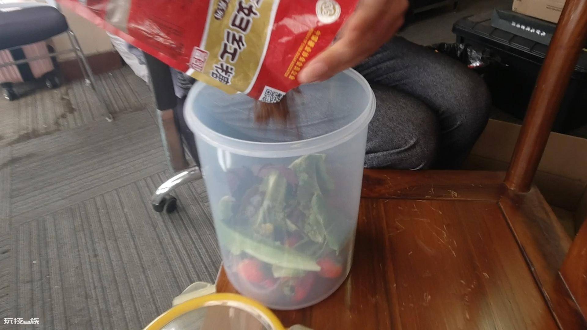 自制叶面肥的配方以及含量(烂果蔬菜叶自制种菜养花叶面肥)-图片5